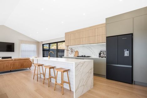 Photo of property in 75 Queen Charlotte Drive, Aotea, Porirua, 5024