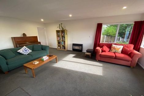 Photo of property in 96 Queens Road, Waikanae Beach, Waikanae, 5036