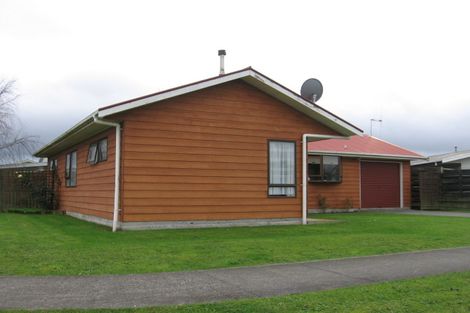 Photo of property in 39 Acacia Street, Kelvin Grove, Palmerston North, 4414
