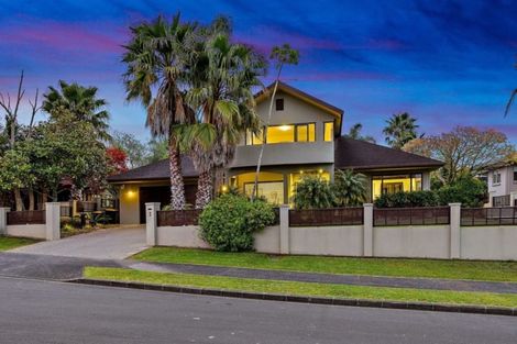 Photo of property in 3 Lupetti Rise, West Harbour, Auckland, 0618