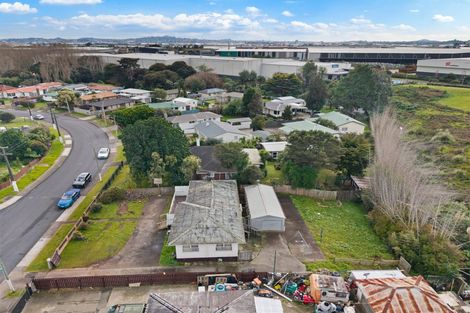 Photo of property in 39 Blake Road, Mangere East, Auckland, 2024