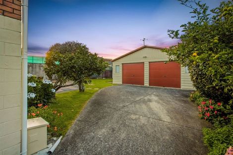 Photo of property in 176 Royal Road, Massey, Auckland, 0614