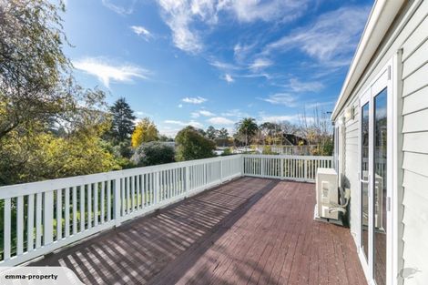 Photo of property in 5 Henderson Valley Road, Henderson, Auckland, 0612