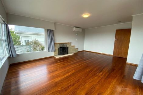 Photo of property in 150 Sunset Road, Unsworth Heights, Auckland, 0632