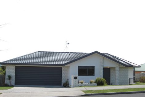 Photo of property in 72 Village Park Drive, Welcome Bay, Tauranga, 3112