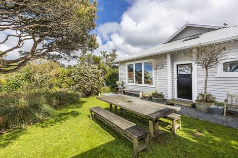 Photo of property in 7 Moana Road, Kelburn, Wellington, 6012