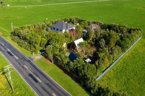 Photo of property in 7091 South Road, Warea, New Plymouth, 4381