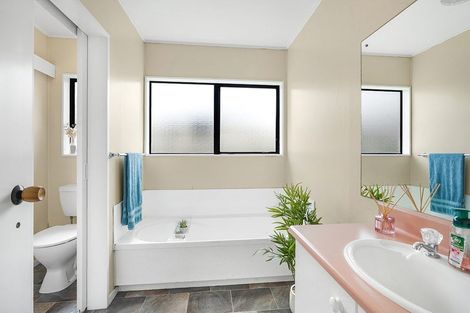 Photo of property in 6a Gibson Road, Dinsdale, Hamilton, 3204