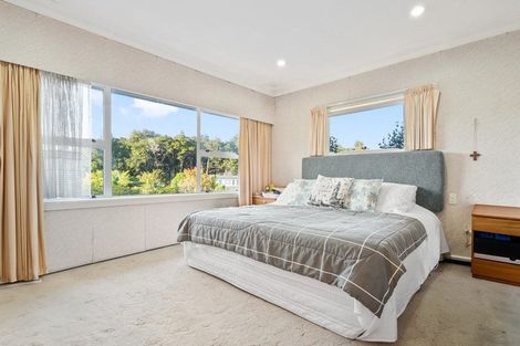 Photo of property in 1 Freshney Place, Hillpark, Auckland, 2102