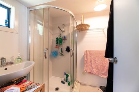 Photo of property in 5 Griffiths Place, Te Atatu South, Auckland, 0610