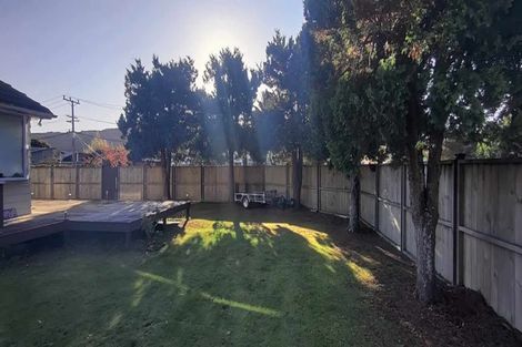 Photo of property in 52 Heretaunga Square, Silverstream, Upper Hutt, 5019