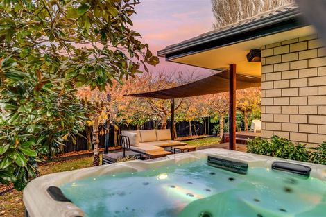 Photo of property in 11 Gilders Grove, Heathcote Valley, Christchurch, 8022