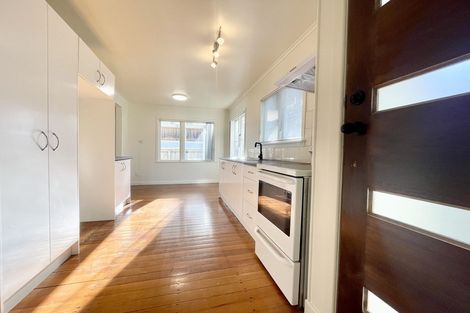 Photo of property in 11 Surrey Street, Manurewa, Auckland, 2102