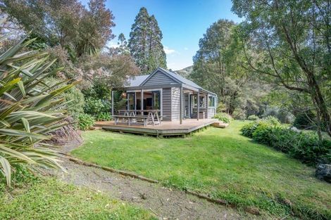 Photo of property in 592 Le Bons Bay Road, Le Bons Bay, Akaroa, 7583
