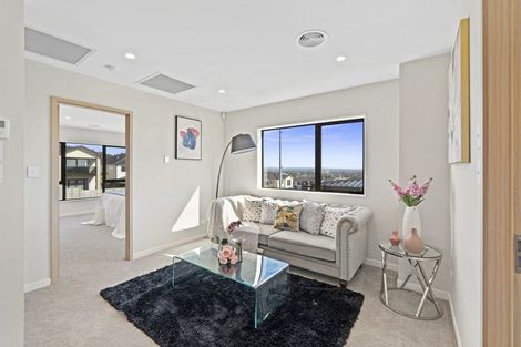 Photo of property in 14 Glann Lane, Flat Bush, 2019