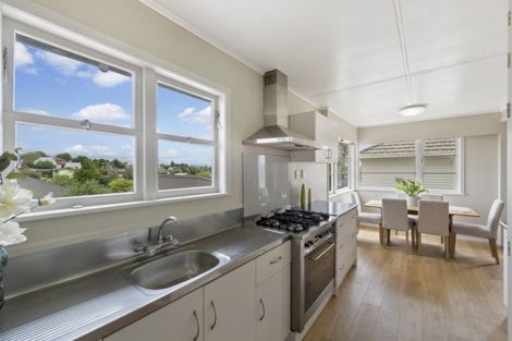 Photo of property in 15 Thomson Avenue, Dinsdale, Hamilton, 3204