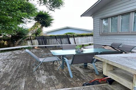 Photo of property in 1a Truscott Place, West Harbour, Auckland, 0618