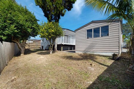 Photo of property in 48a Beaubank Road, Kelston, Auckland, 0602