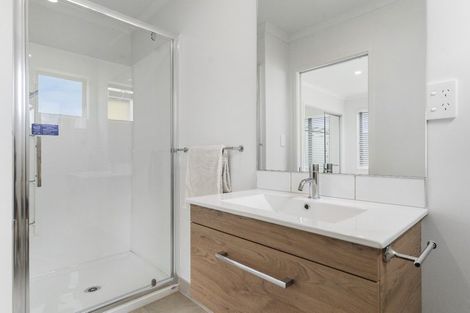 Photo of property in 1092a Great North Road, Point Chevalier, Auckland, 1022