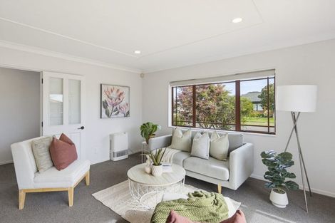 Photo of property in 4 Glen Loch Place, Paraparaumu, 5032