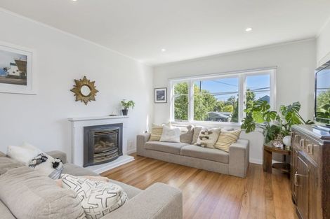 Photo of property in 1/10 Coronation Street, Belmont, Auckland, 0622