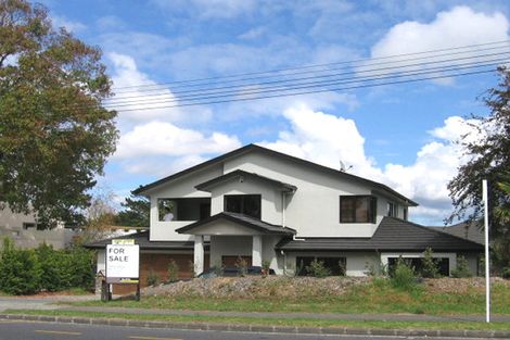 Photo of property in 1 Luckens Road, West Harbour, Auckland, 0618