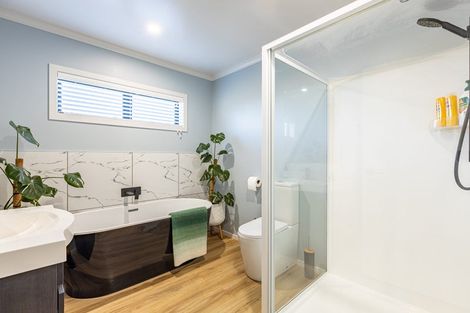 Photo of property in 10 Cyprus Place, Fitzherbert, Palmerston North, 4410