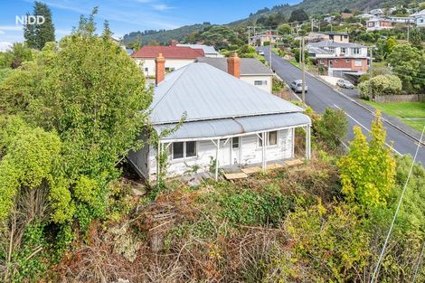 Photo of property in 1 Athol Place, Ravensbourne, Dunedin, 9022