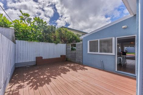 Photo of property in 116 Seaview Road, Paraparaumu Beach, Paraparaumu, 5032