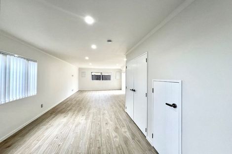 Photo of property in 54 Stranraer Crescent, Wattle Downs, Auckland, 2103