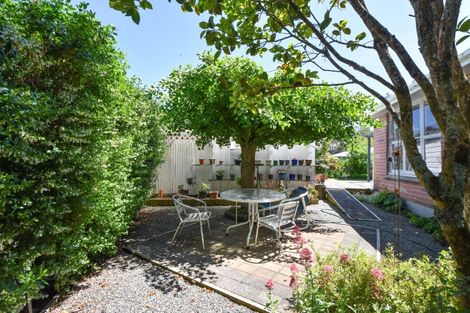 Photo of property in 1 Hughan Place, Carterton, 5713