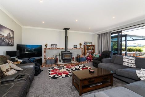 Photo of property in 10 Hanalin Drive, Marton, 4710