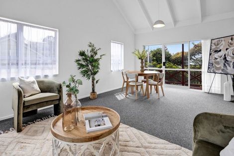 Photo of property in 2/19 Kenmore Street, Westown, New Plymouth, 4310