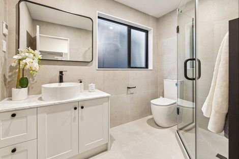 Photo of property in 22c Gulf Crest, Bucklands Beach, Auckland, 2012