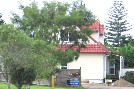 Photo of property in 30 Miriam Corban Heights, Henderson, Auckland, 0612