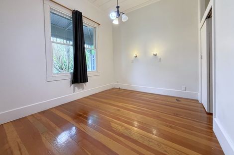 Photo of property in 44 Lynwood Road, New Lynn, Auckland, 0600