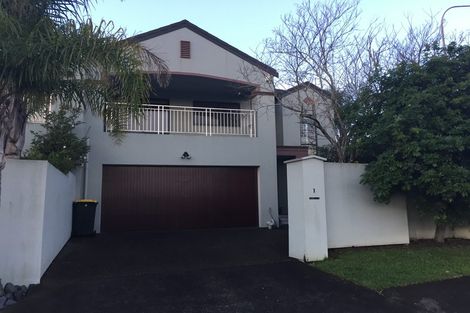 Photo of property in 7 Gillett Place, Botany Downs, Auckland, 2014