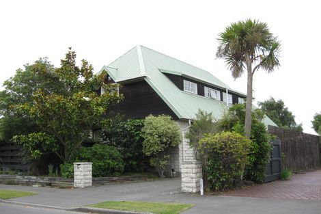 Photo of property in 5 Binstead Place, Avondale, Christchurch, 8061
