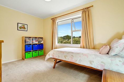Photo of property in 23 Lucinda Place, Glen Eden, Auckland, 0602