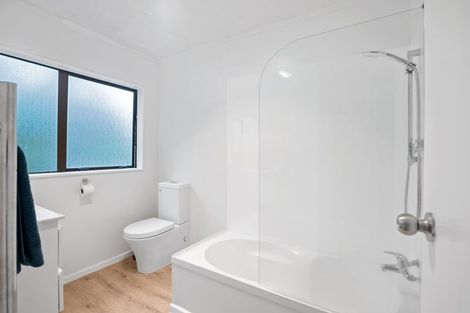 Photo of property in 24 Hookway Grove, Paraparaumu, 5032