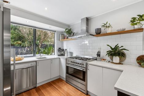 Photo of property in 11 Donald Street, Stanmore Bay, Whangaparaoa, 0932