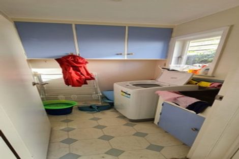 Photo of property in 72 Stewart Drive, Newlands, Wellington, 6037