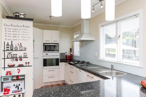 Photo of property in 16 Kenmore Street, Westown, New Plymouth, 4310