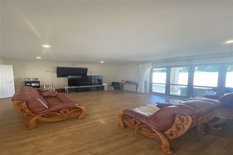 Photo of property in 207a Memorial Avenue, Burnside, Christchurch, 8053