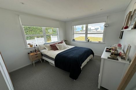 Photo of property in 1/99 Rangatira Road, Beach Haven, Auckland, 0626