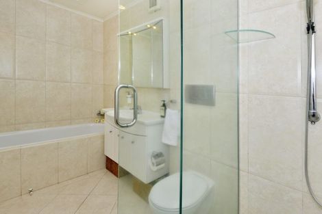 Photo of property in 12 Nor'east Drive, Northcross, Auckland, 0632