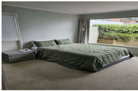 Photo of property in 1/15a Stanley Point Road, Stanley Point, Auckland, 0624