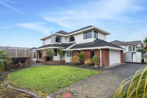 Photo of property in 20 Simmental Crescent, Somerville, Auckland, 2014