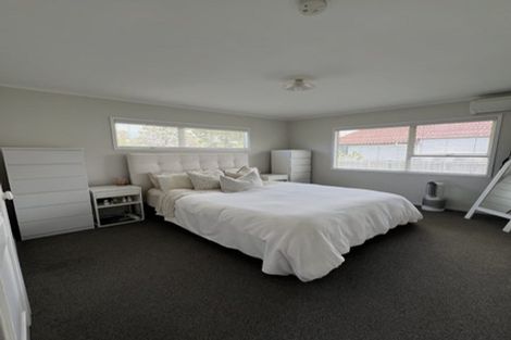 Photo of property in 95 Santiago Crescent, Unsworth Heights, Auckland, 0632