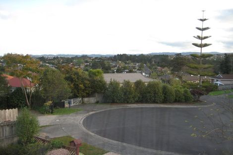 Photo of property in 16 Garcia Place, West Harbour, Auckland, 0618